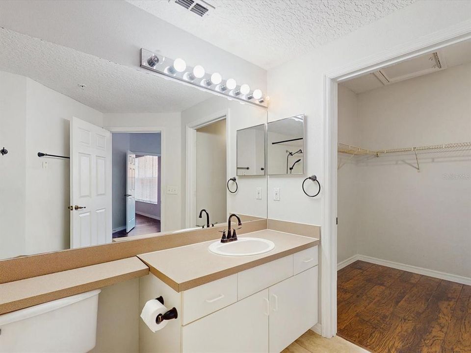 待售: $205,000 (3 贝兹, 2 浴室, 1362 平方英尺)