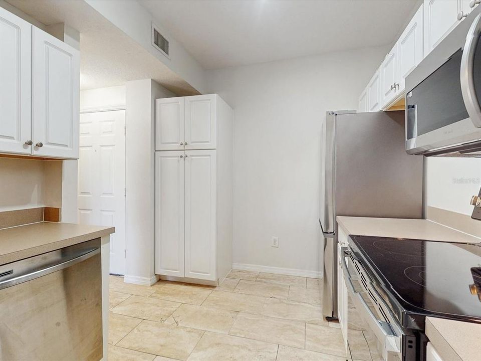 待售: $205,000 (3 贝兹, 2 浴室, 1362 平方英尺)