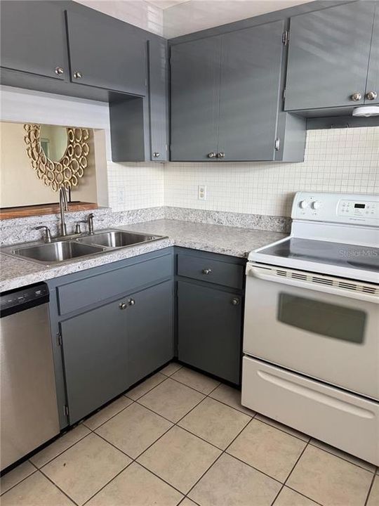 В аренду: $1,750 (1 спален, 1 ванн, 875 Квадратных фут)