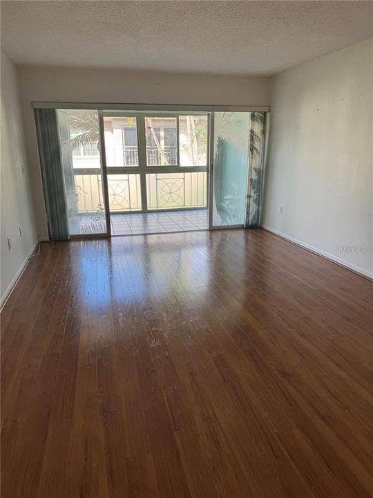 В аренду: $1,750 (1 спален, 1 ванн, 875 Квадратных фут)