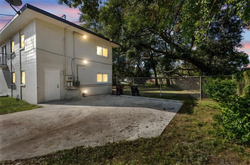 For Rent: $1,600 (2 beds, 1 baths, 820 Square Feet)