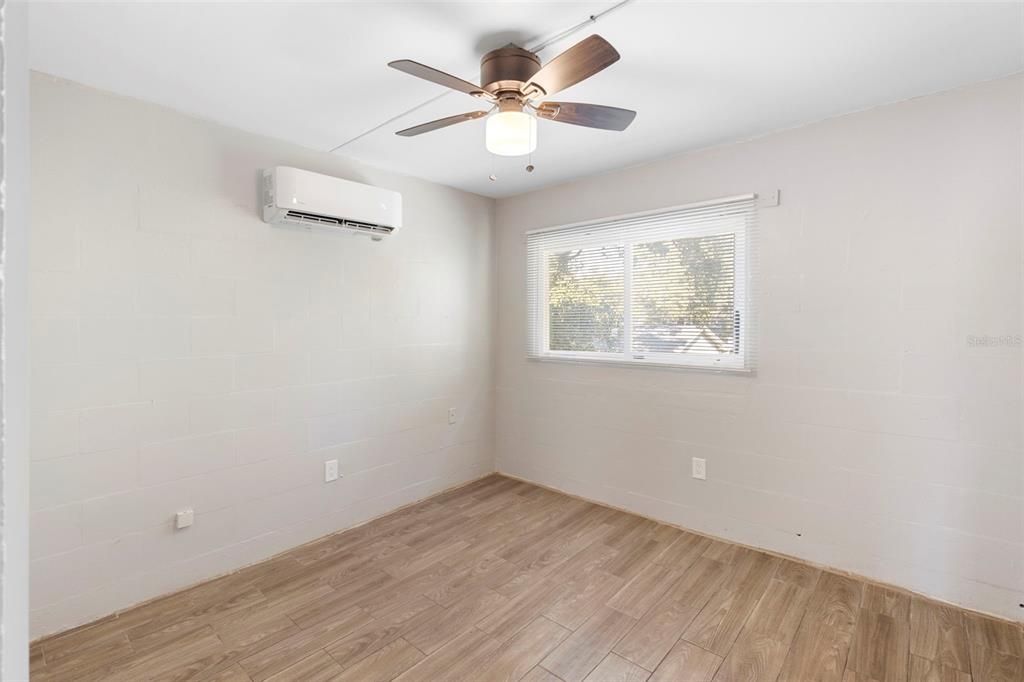 For Rent: $1,600 (2 beds, 1 baths, 820 Square Feet)