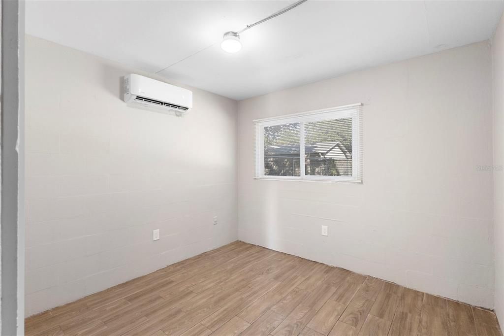 For Rent: $1,600 (2 beds, 1 baths, 820 Square Feet)