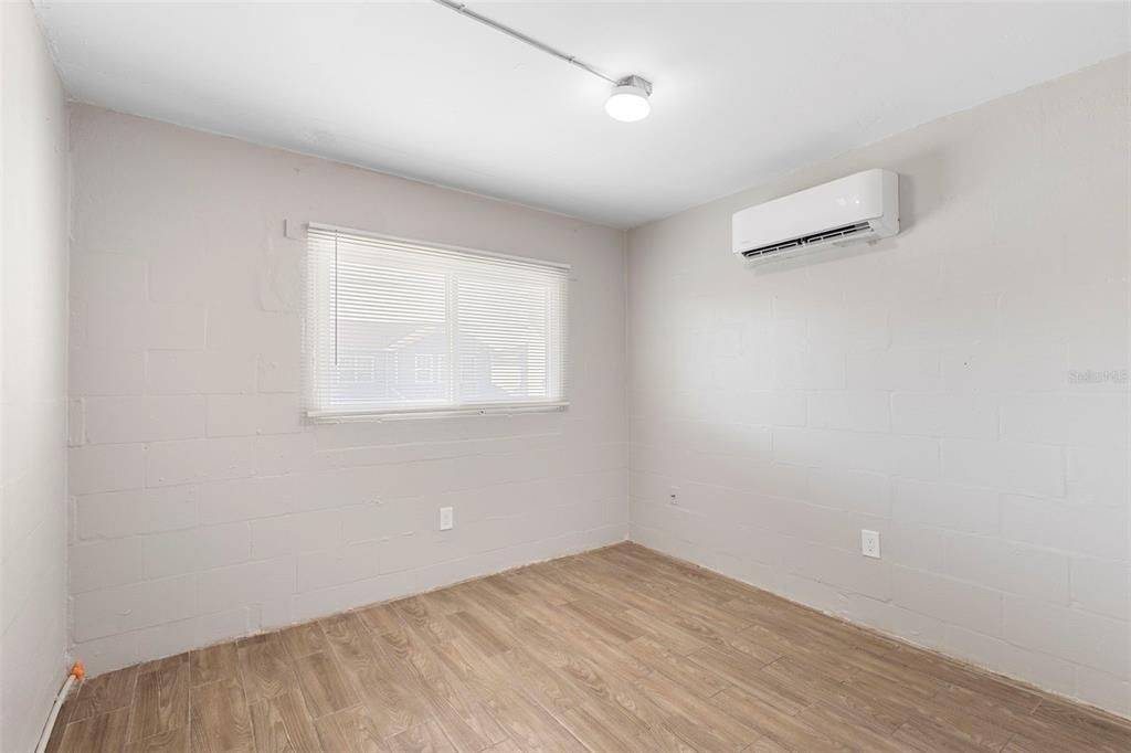 For Rent: $1,600 (2 beds, 1 baths, 820 Square Feet)