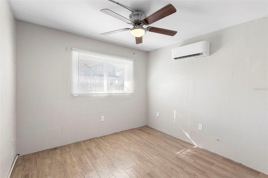 For Rent: $1,600 (2 beds, 1 baths, 820 Square Feet)