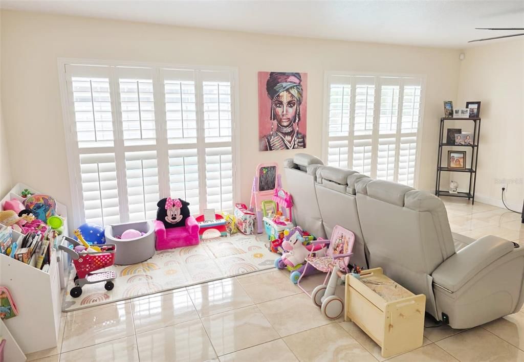 На продажу: $540,000 (4 спален, 2 ванн, 1763 Квадратных фут)