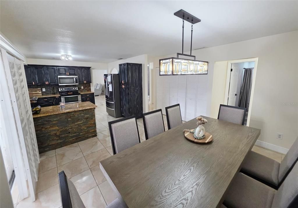 На продажу: $540,000 (4 спален, 2 ванн, 1763 Квадратных фут)