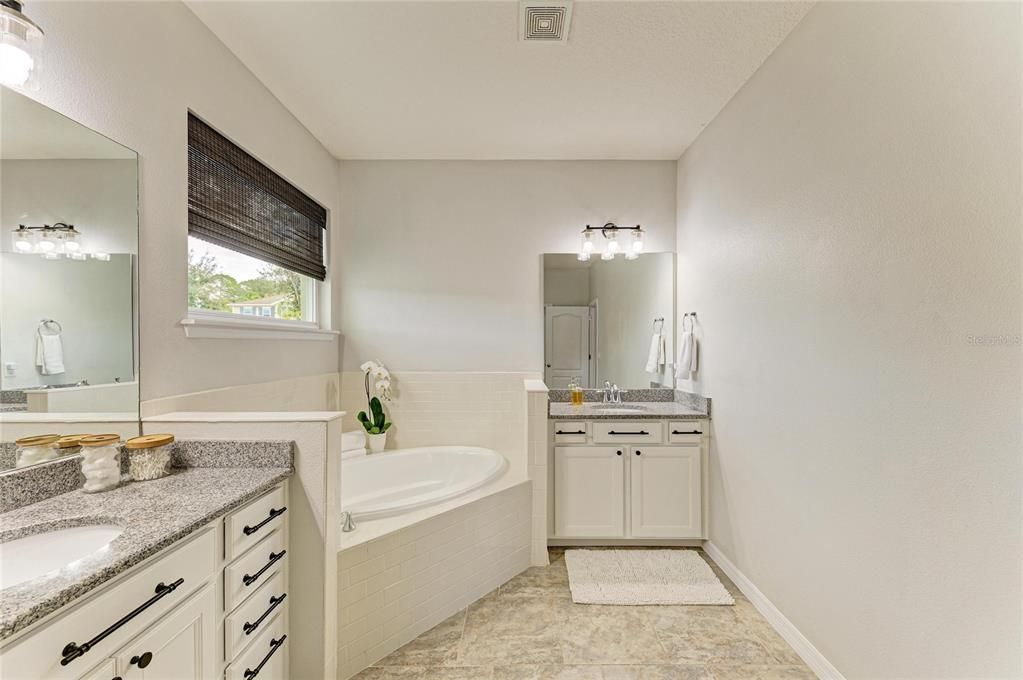 For Sale: $547,000 (4 beds, 2 baths, 2898 Square Feet)