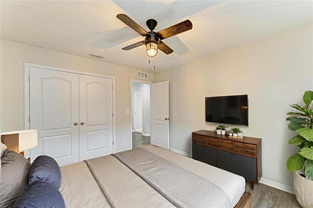 For Sale: $547,000 (4 beds, 2 baths, 2898 Square Feet)