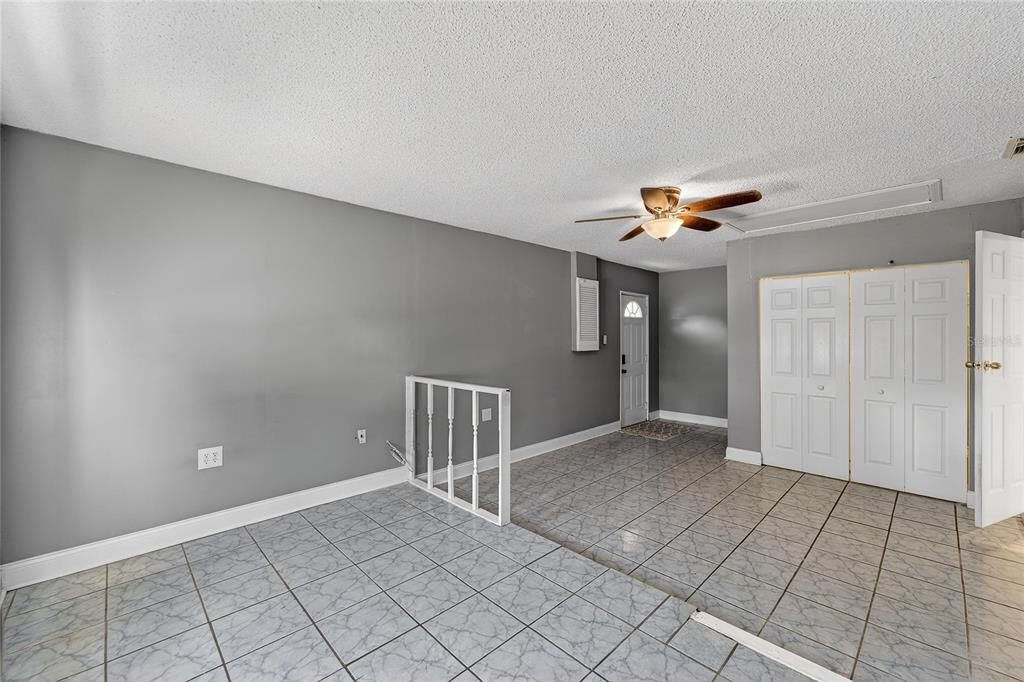 For Sale: $245,000 (3 beds, 2 baths, 1400 Square Feet)