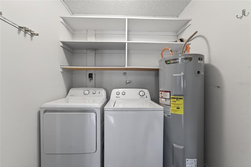 For Sale: $245,000 (3 beds, 2 baths, 1400 Square Feet)