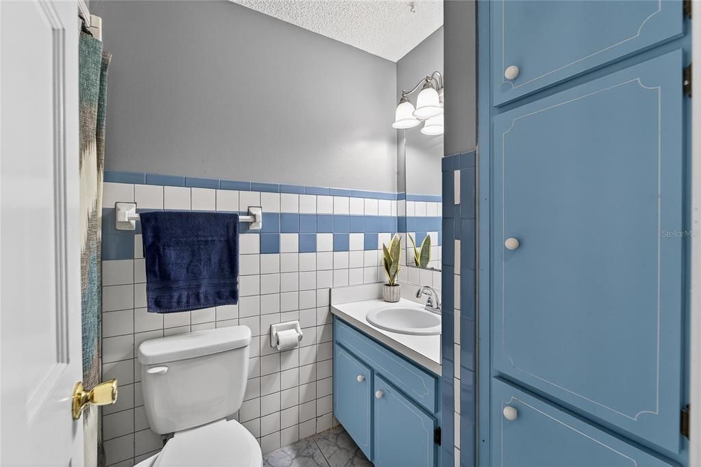 For Sale: $245,000 (3 beds, 2 baths, 1400 Square Feet)