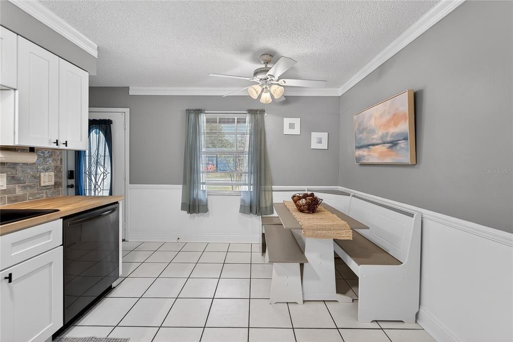 For Sale: $245,000 (3 beds, 2 baths, 1400 Square Feet)