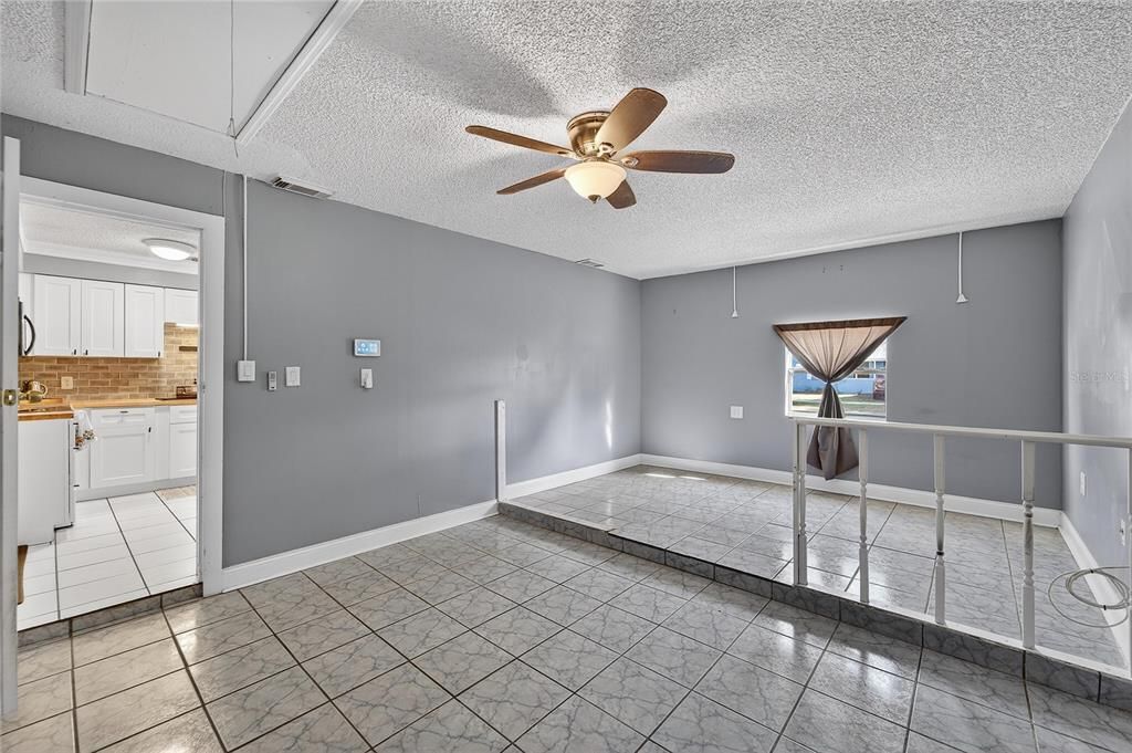 For Sale: $245,000 (3 beds, 2 baths, 1400 Square Feet)