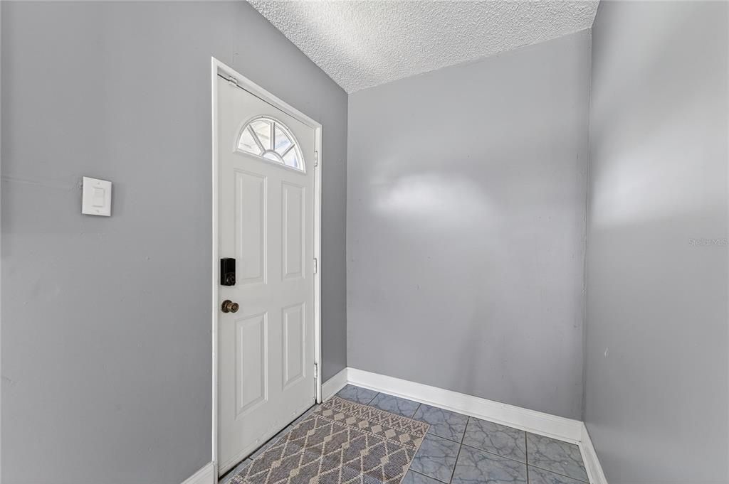 For Sale: $245,000 (3 beds, 2 baths, 1400 Square Feet)