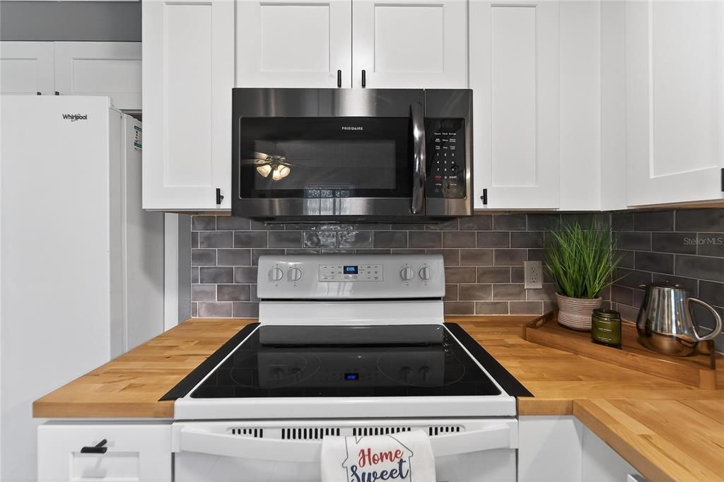 For Sale: $245,000 (3 beds, 2 baths, 1400 Square Feet)