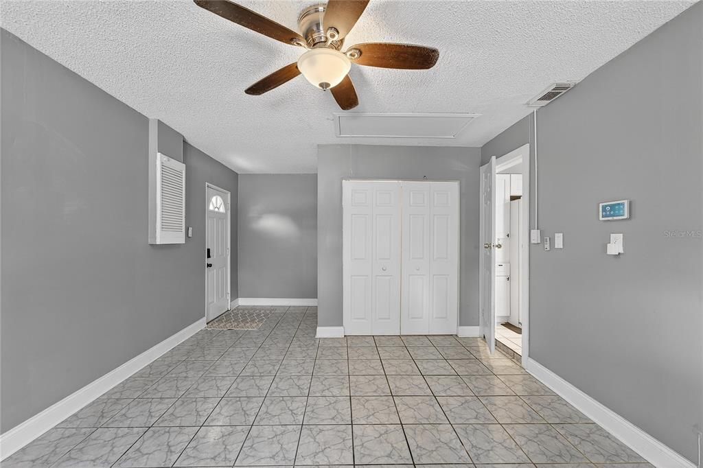 For Sale: $245,000 (3 beds, 2 baths, 1400 Square Feet)