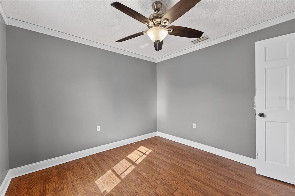 For Sale: $245,000 (3 beds, 2 baths, 1400 Square Feet)