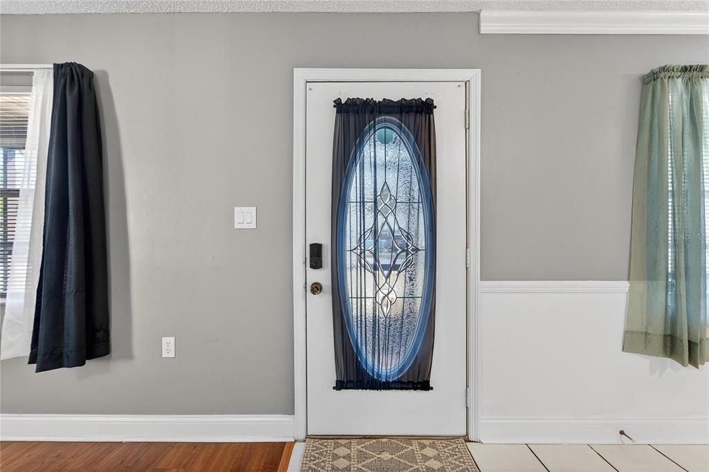 For Sale: $245,000 (3 beds, 2 baths, 1400 Square Feet)