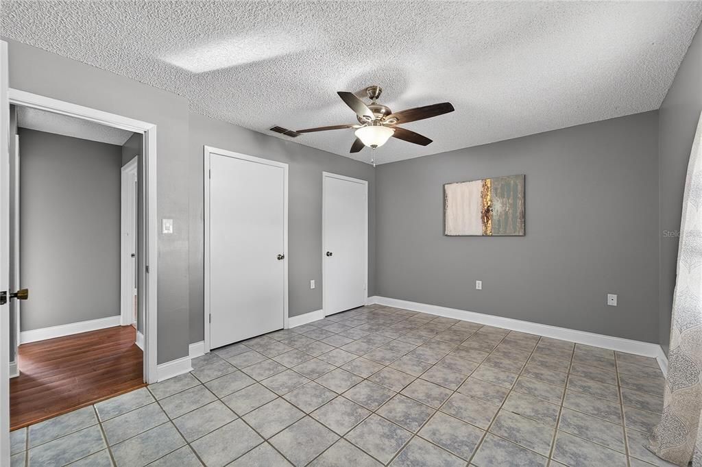 For Sale: $245,000 (3 beds, 2 baths, 1400 Square Feet)