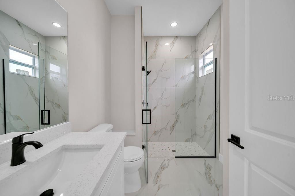 For Rent: $2,100 (3 beds, 2 baths, 1300 Square Feet)