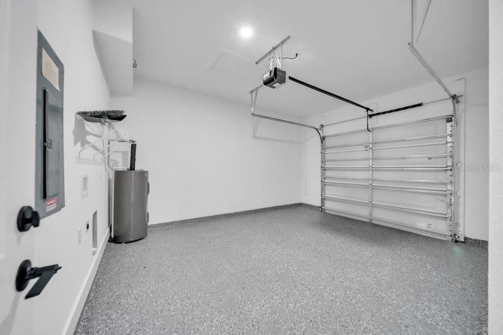 For Rent: $2,100 (3 beds, 2 baths, 1300 Square Feet)