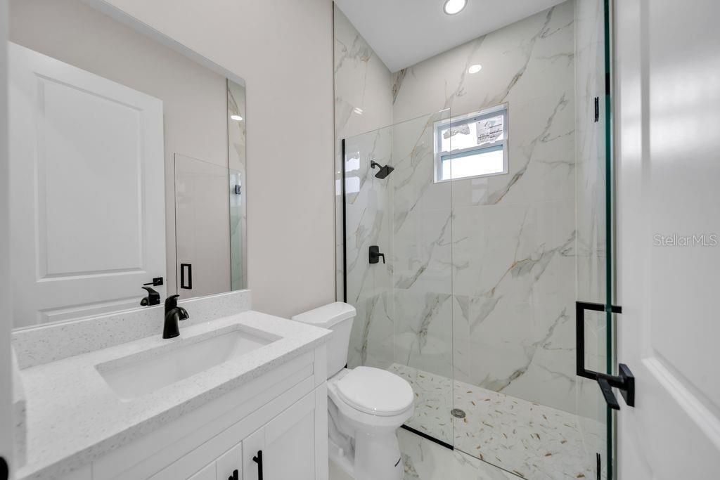 For Rent: $2,100 (3 beds, 2 baths, 1300 Square Feet)