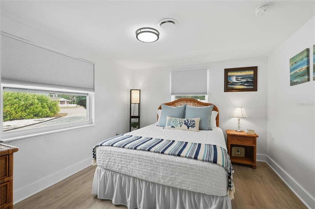 For Sale: $525,000 (3 beds, 2 baths, 1560 Square Feet)