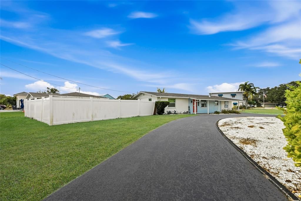 For Sale: $525,000 (3 beds, 2 baths, 1560 Square Feet)