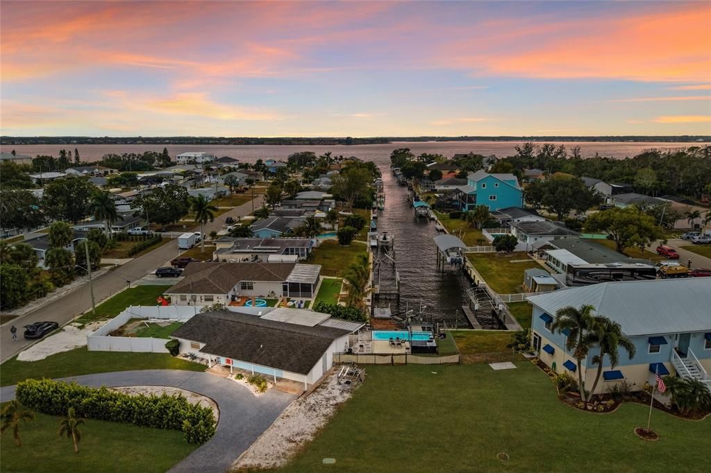 For Sale: $525,000 (3 beds, 2 baths, 1560 Square Feet)