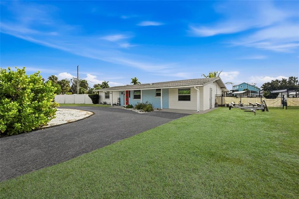 For Sale: $525,000 (3 beds, 2 baths, 1560 Square Feet)