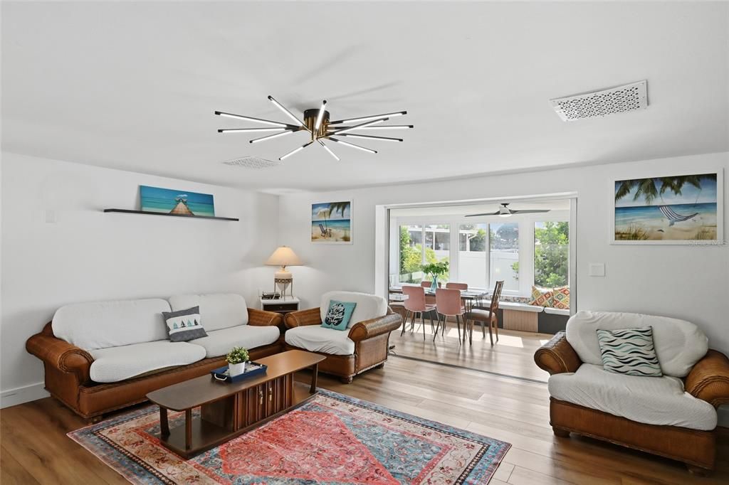 For Sale: $525,000 (3 beds, 2 baths, 1560 Square Feet)