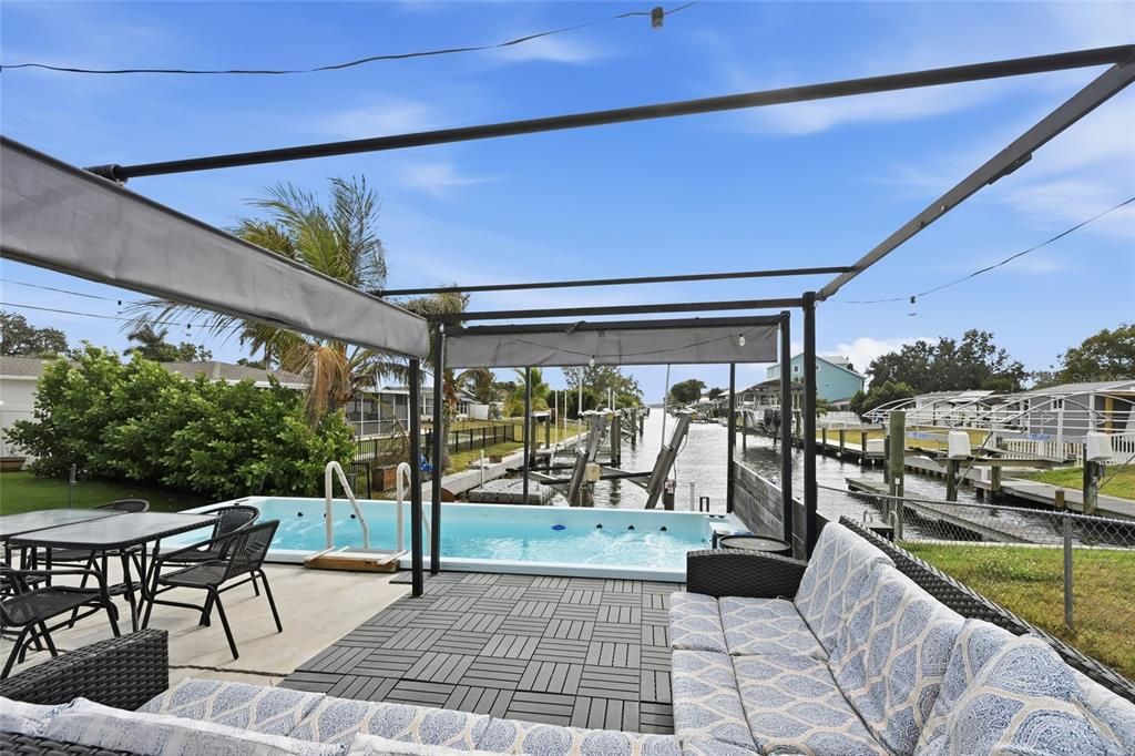 For Sale: $525,000 (3 beds, 2 baths, 1560 Square Feet)