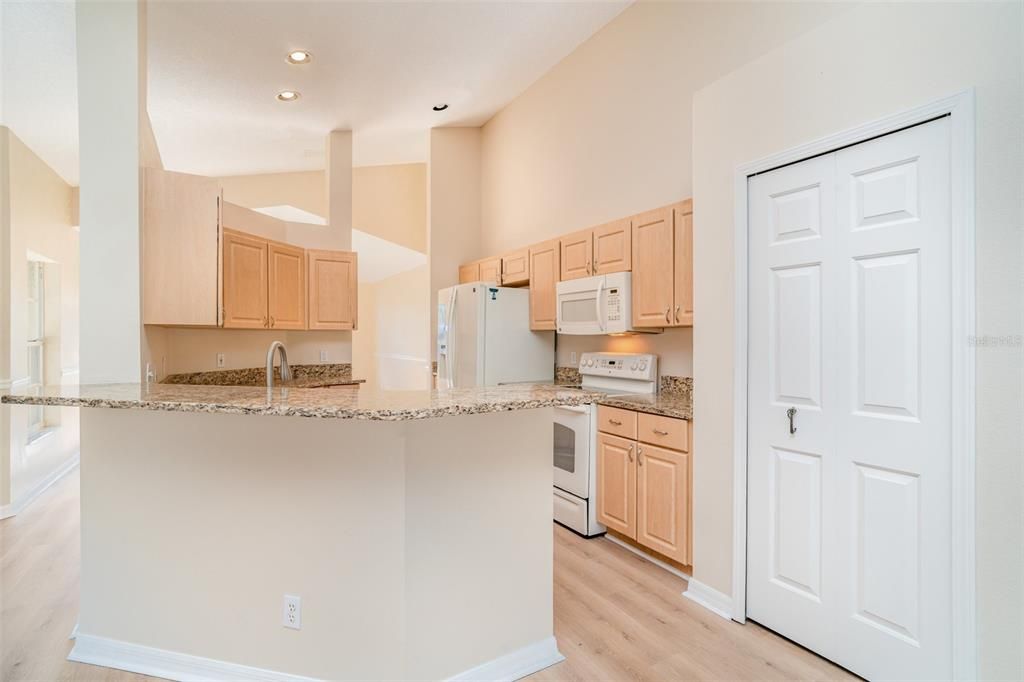 待售: $400,000 (3 贝兹, 2 浴室, 1656 平方英尺)