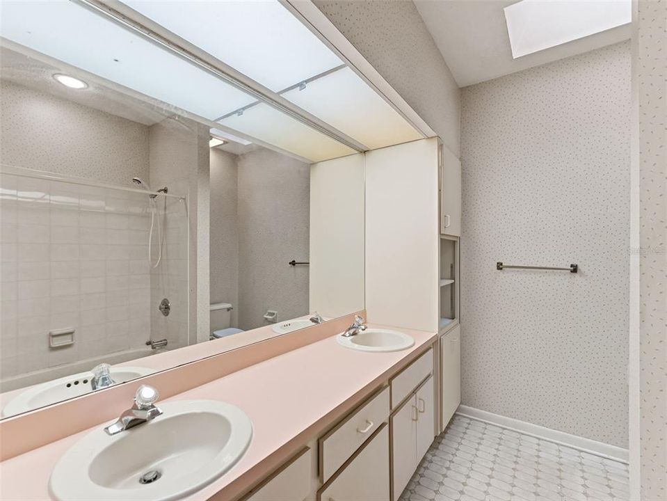 En Venta: $525,000 (3 camas, 3 baños, 2848 Pies cuadrados)