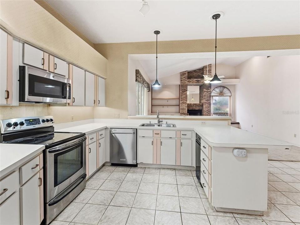 En Venta: $525,000 (3 camas, 3 baños, 2848 Pies cuadrados)