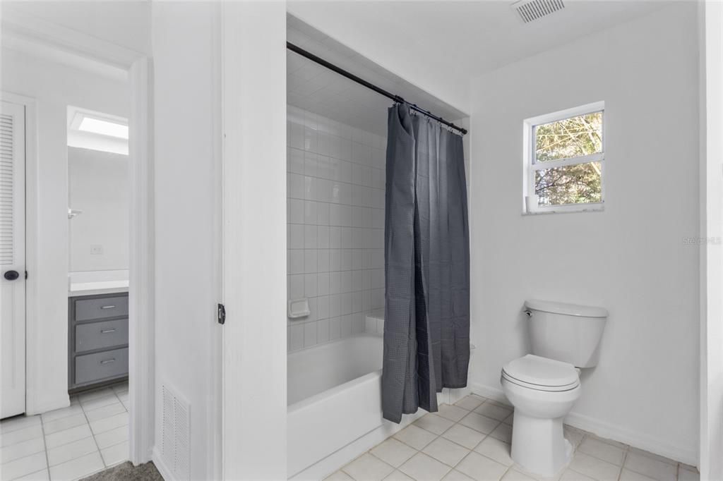 待售: $325,000 (3 贝兹, 2 浴室, 1717 平方英尺)