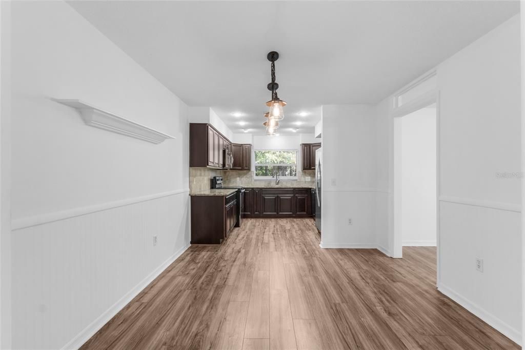 待售: $325,000 (3 贝兹, 2 浴室, 1717 平方英尺)