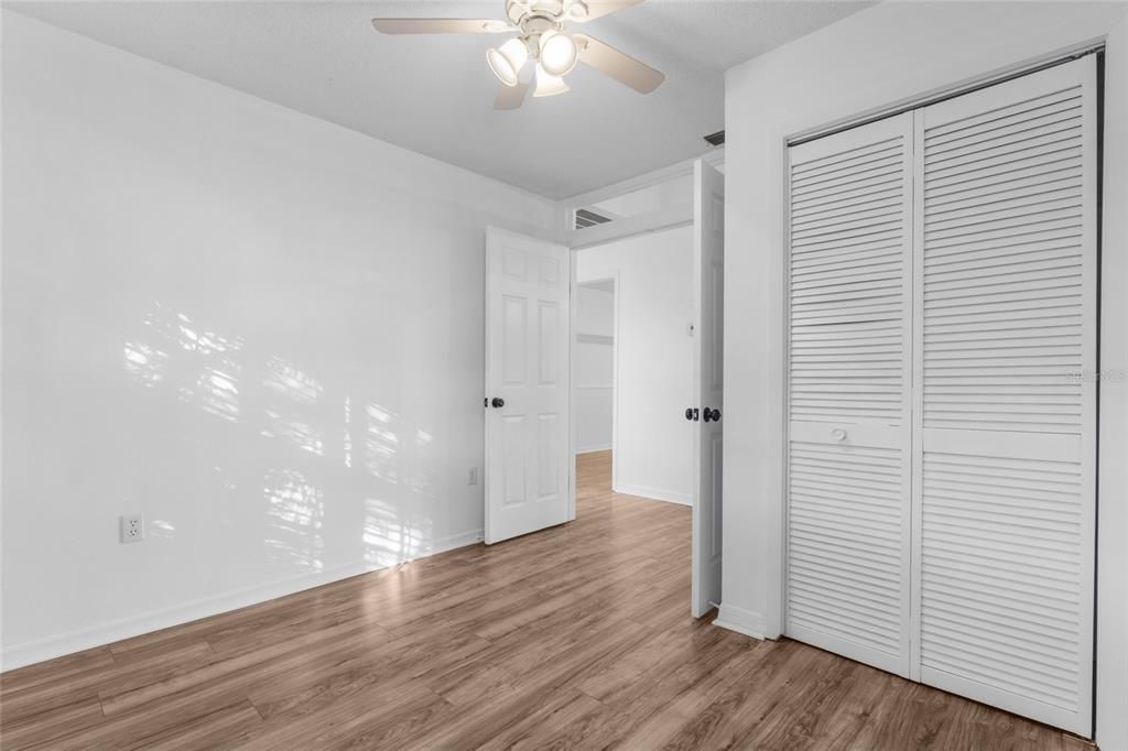 待售: $325,000 (3 贝兹, 2 浴室, 1717 平方英尺)