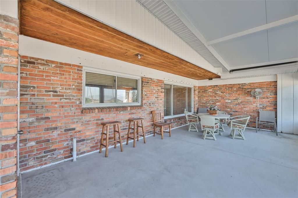 For Sale: $849,000 (3 beds, 2 baths, 1737 Square Feet)