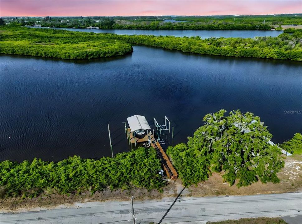 For Sale: $849,000 (3 beds, 2 baths, 1737 Square Feet)
