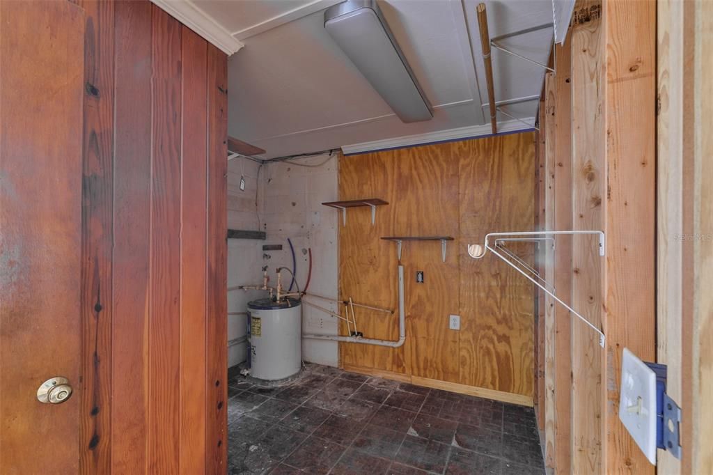 For Sale: $849,000 (3 beds, 2 baths, 1737 Square Feet)