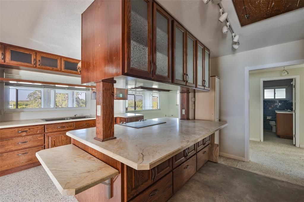 For Sale: $849,000 (3 beds, 2 baths, 1737 Square Feet)