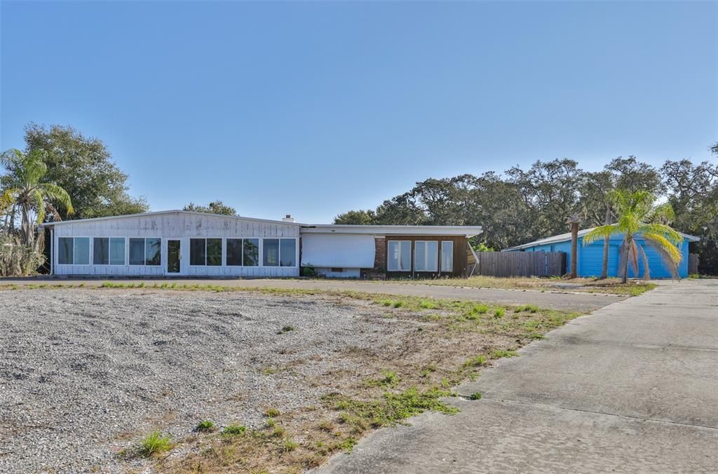 For Sale: $849,000 (3 beds, 2 baths, 1737 Square Feet)