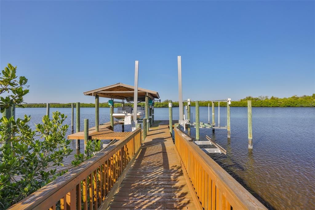 For Sale: $849,000 (3 beds, 2 baths, 1737 Square Feet)