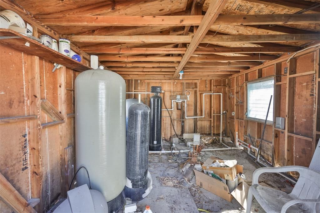 For Sale: $849,000 (3 beds, 2 baths, 1737 Square Feet)