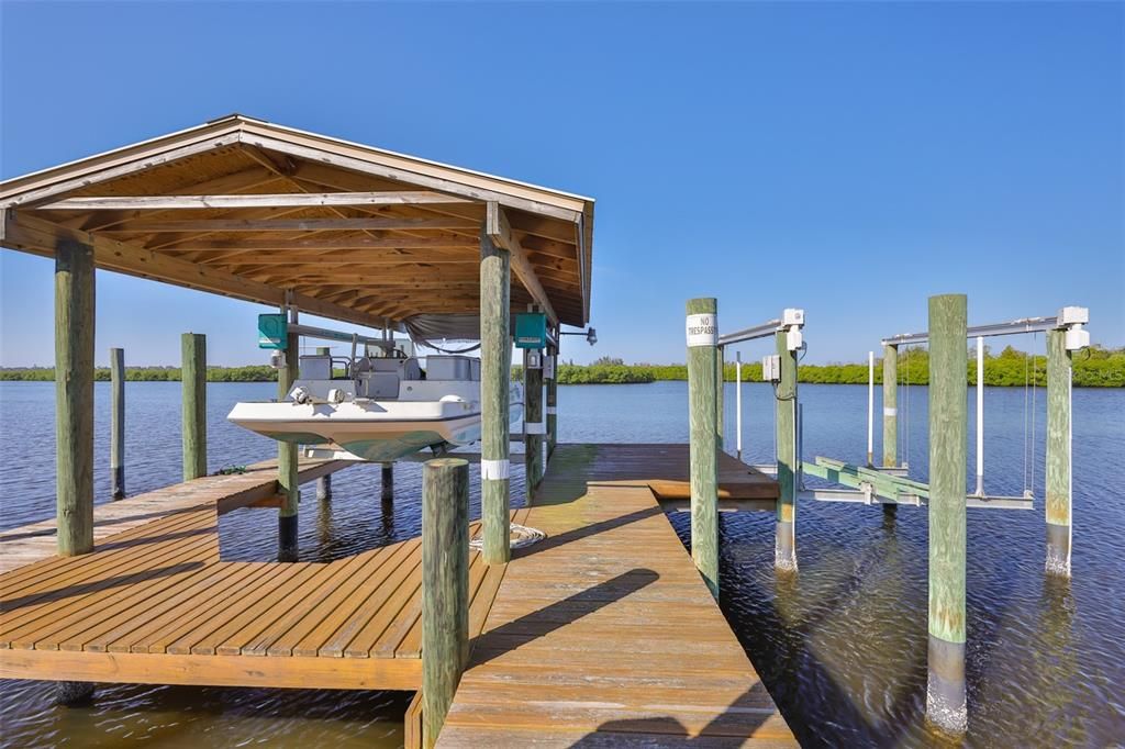 For Sale: $849,000 (3 beds, 2 baths, 1737 Square Feet)