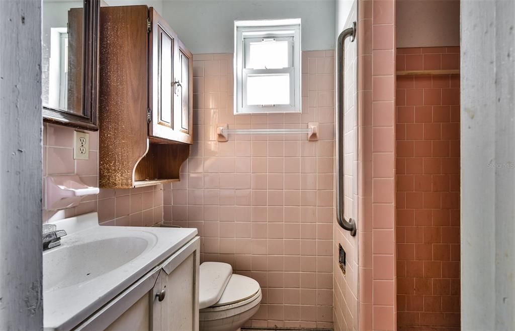 For Sale: $849,000 (3 beds, 2 baths, 1737 Square Feet)