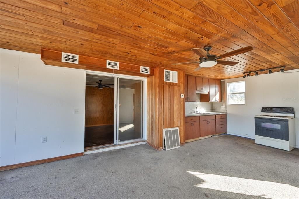 For Sale: $849,000 (3 beds, 2 baths, 1737 Square Feet)