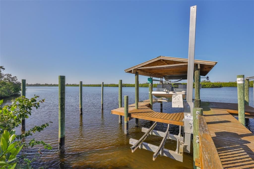 For Sale: $849,000 (3 beds, 2 baths, 1737 Square Feet)